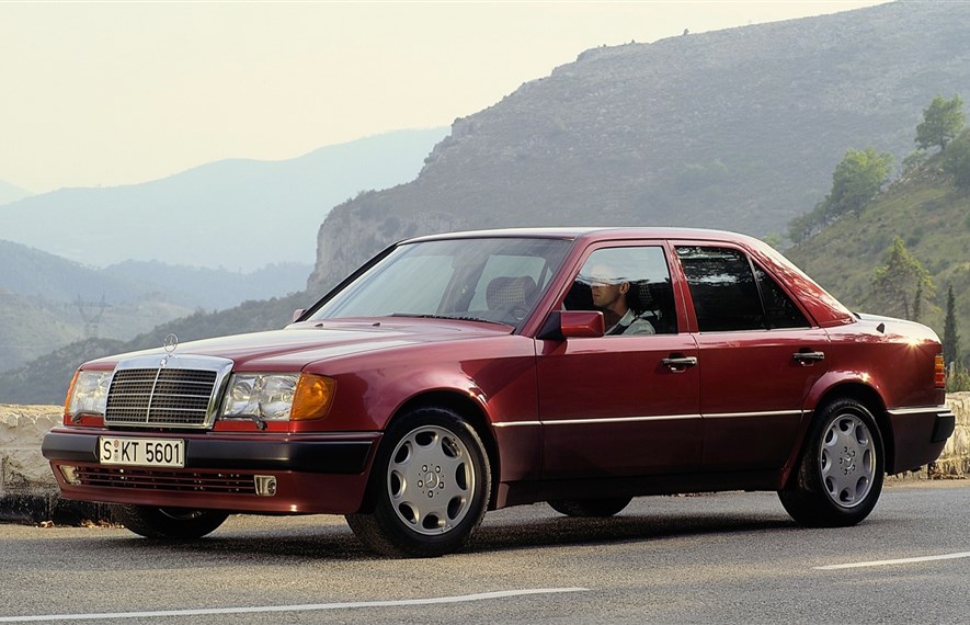 Mercedes-Benz 500 E 30 წლის გახდა