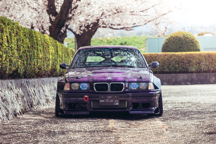 ფორმის და ფუნქციის სიმბიოზი: BMW M3 E36 "Rocket Bunny Racer"