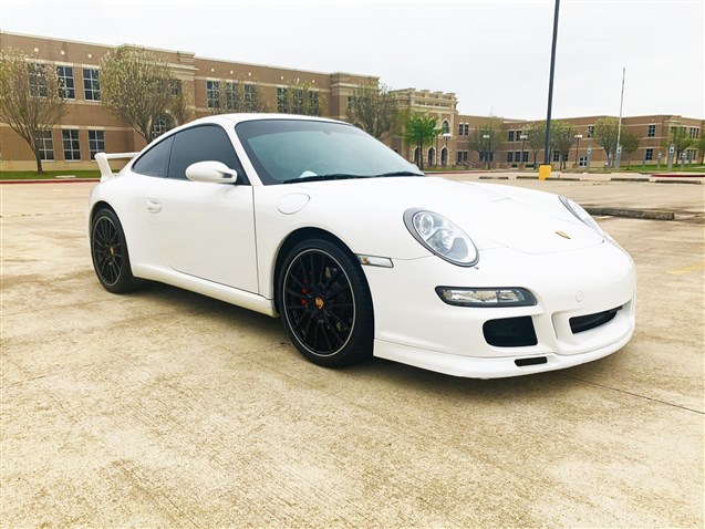 სამადგილიანი Porsche 911 Carrera S ამერიკის ერთ-ერთ აუქციონზე გამოჩნდა