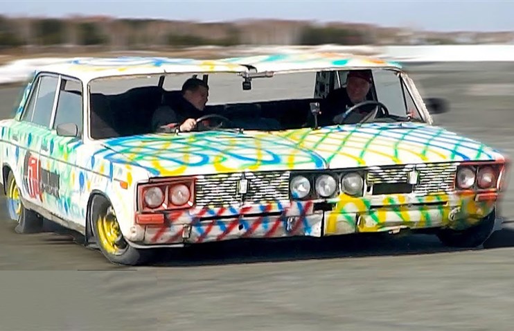 Widebody რუსულად: რუსებმა ორი Lada ერთმანეთზე შეადუღეს