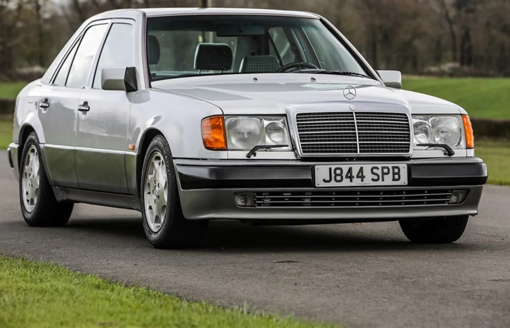 „მისტერ ბინის“ Mercedes 500E აუქციონზე მეორედ მოხვდა