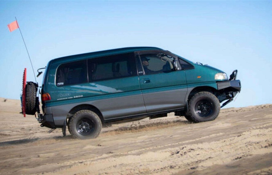 მეინი იმპორტირებული Mitsubishi Delica-ების დერეგისტრაციას ახდენს და არავინ იცის რატომ