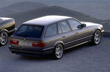 საიდუმლოდ გამოშვებული BMW E34 M5 McLaren F1-ის ძრავით