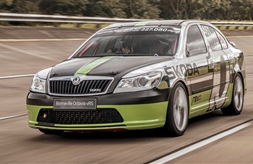 მსოფლიოში ყველაზე სწრაფ Skoda-ს 366კმ/სთ აქვს დაფიქსირებული და მას რესტავრაცია ჩაუტარეს