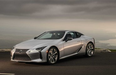 2021 წლის Lexus LC-მ წონაში დაიკლო, სამაგიეროდ ახალი ფერები და დისკების არჩევანი დაემატა