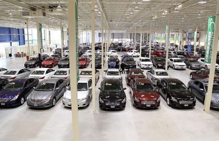 კაცმა 50 მდიდრული ავტომობილი 16 მეგობარი გოგონასთვის მოიპარა