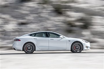 Tesla-ს ახალი ფუნქცია: რა არის „გეპარდის დგომი“ ?