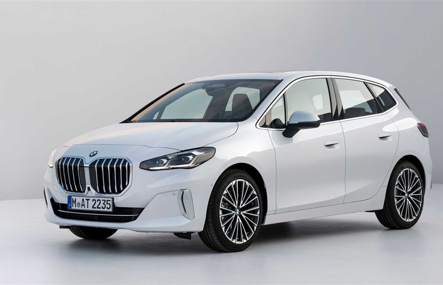 2022 წლის BMW 2 Series Active Tourer-ს დიდი ცხაურა და ახალი დიზაინის ინტერიერი ექნება