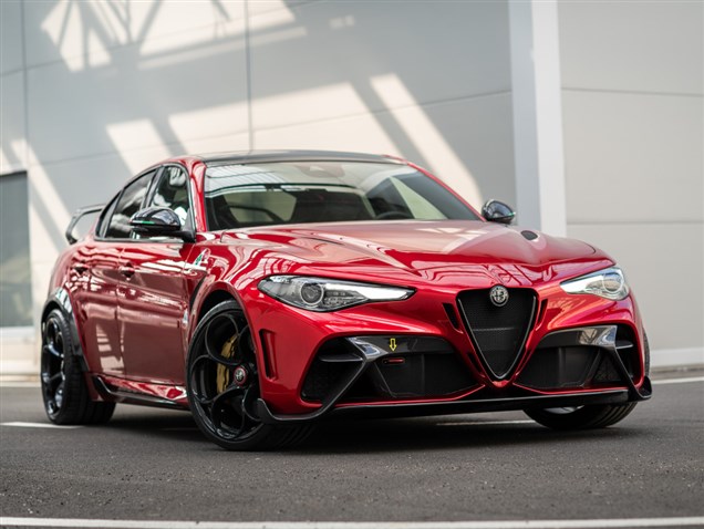 „ალფას“ უკომპრომისო მოდელი: Alfa Romeo Giulia GTAm