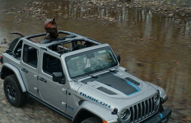 Jeep-ს თავის რეკლამაში შინაური დინოზავრი ჰყავს