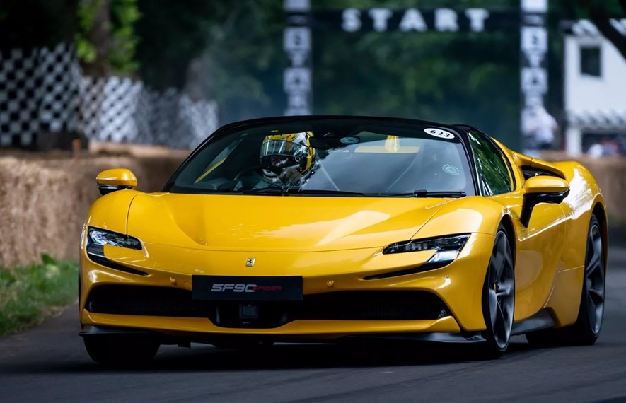 Ferrari ელექტრიფიკაციისკენ ნელი ტემპით მიდის