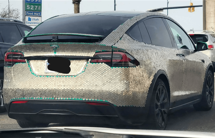 ეს მონეტებით გაფორმებული Tesla Model X თითოეული თეთრი ღირს
