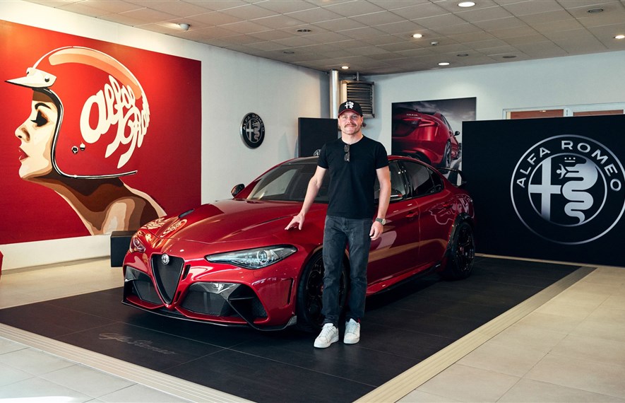 Alfa Romeo-ს პილოტმა ვალტერი ბოტასმა იშვიათი Giulia GTAm შეიძინა