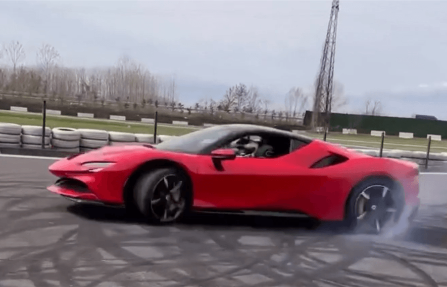 Ferrari, SF90, Stradale