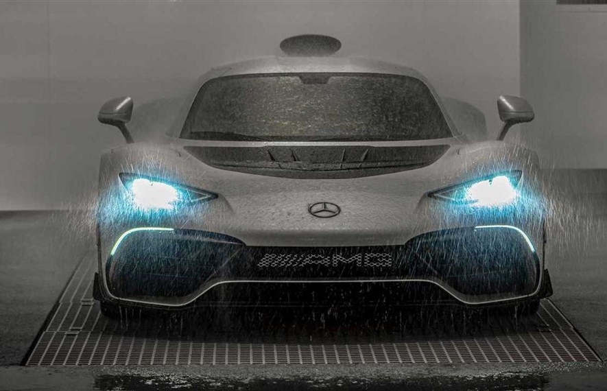 Mercedes-AMG One გადატანისას მისაბმელში ბოლომდე დაიწვა