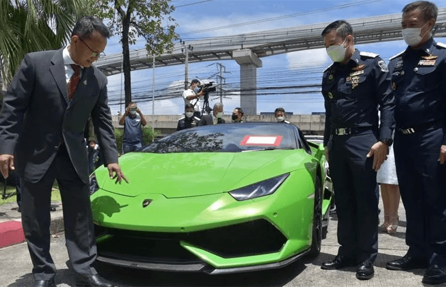 Nissan GT-R, BMW M4, Porsche Boxster, Lamborghini Huracán Spyder