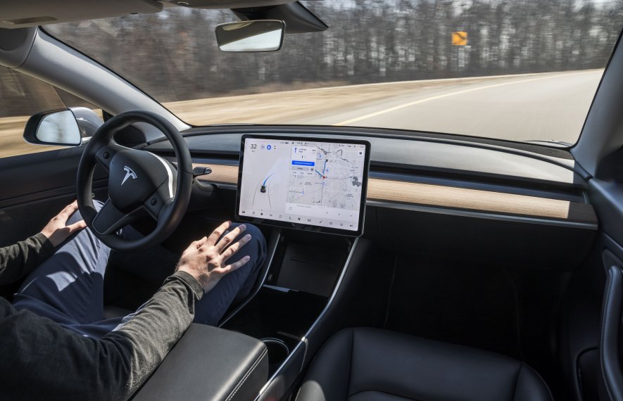ილონ მასკი, Tesla, თვითმართვადი ავტომობილები, ტესლა