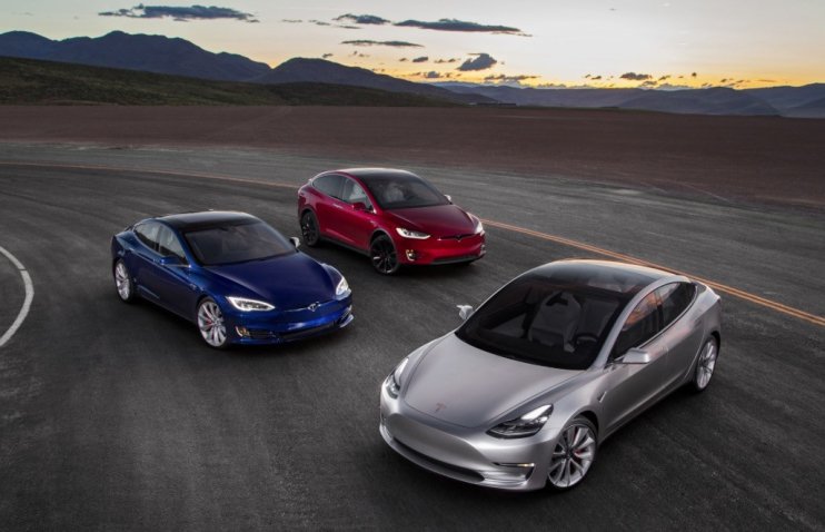 Tesla ელექტრომობილებს ისევ აიაფებს?