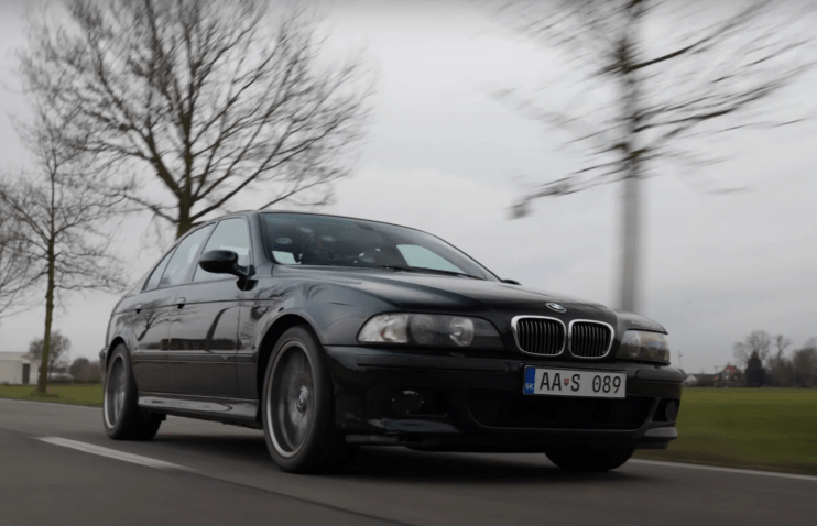 E39 BMW M5, რომელსაც დიდი ხნის დაკარგული Volkswagen W10-ის ძრავა უყენია