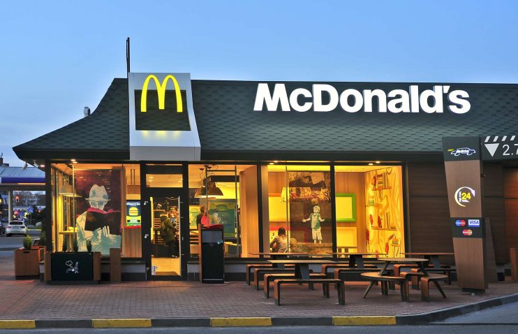 შვიდი წლის ბავშვმა, პატარა დასთან ერთად, McDonald’s-ის საყიდლად, მანქანით 15კმ გაიარა