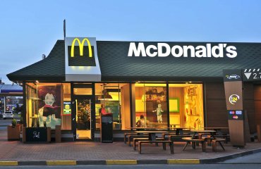 შვიდი წლის ბავშვმა, პატარა დასთან ერთად, McDonald’s-ის საყიდლად, მანქანით 15კმ გაიარა