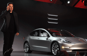 Tesla-ს 10 000-ზე მეტი მძღოლი უჩივის