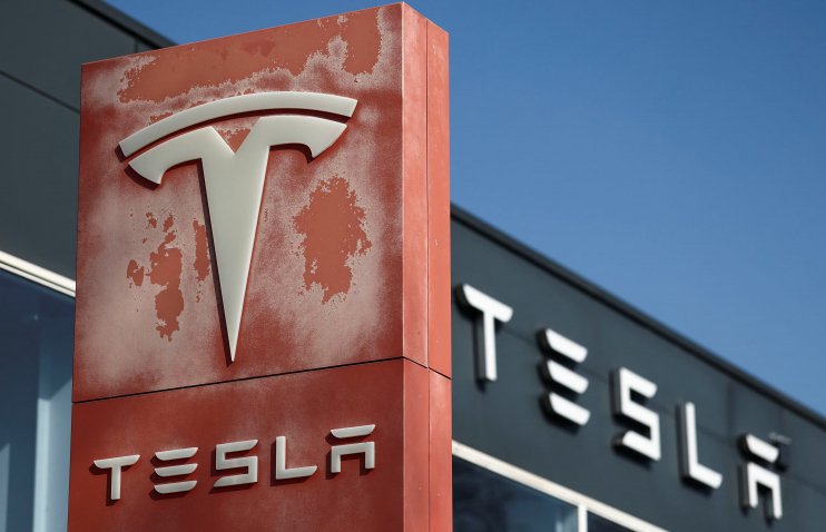 Tesla მომხმარებლისგან უფასო რეკლამას ითხოვს | კომპანია გადარჩენას ცდილობს