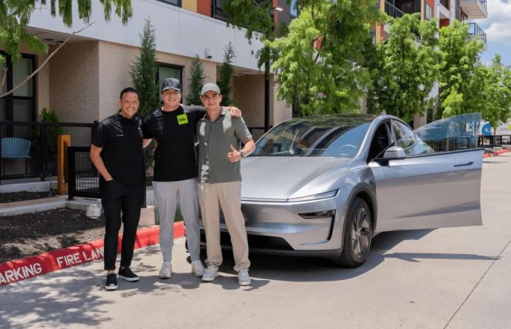 რევოლუცია მანქანების მიწოდებაში | Tesla მფლობელთან „საკუთარი ფეხით“ მივიდა