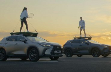 Lexus: „ჩოგბურთის ყველაზე ხანგრძლივი ტურნირი რეკორდულ სიჩქარეზე მოძრავი მანქანების სახურავზე“ | ვიდეო