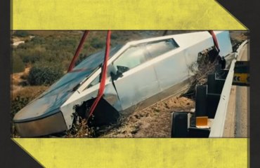 Cybertruck-ის გზიდან 180 მეტრზე გადავარდა და უკან დასაბრუნებლად ამწე დასჭირდა