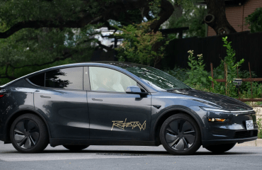 Tesla თვითმართვადი „რობოტაქსებისთვის“ უკვე მძღოლებს ეძებს | მილიარდერს გეგმა ჩაუვარდა?