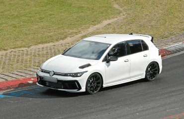 VW-ის ბენზინზე მომუშავე უკანასკნელი Golf R-ი Audi-ის 5-ცილინდრიან მონსტრს მალავს?