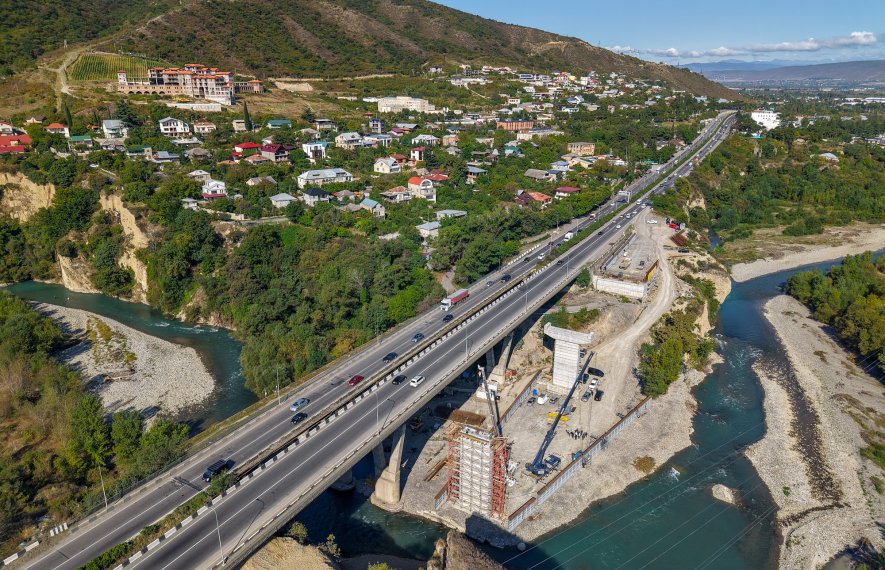 საქართველო, თბილისი, საერთაშორისო მნიშვნელობის გზა, თბილისი-სენაკი-ლესელიძის ავტომაგისტრალი