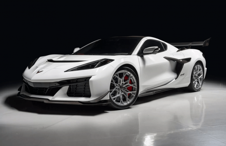 1 064 ცხენის ძალა უბრალოდ ძალიან ბევრია | Corvette-ის შეშინებული მძღოლი „გუშინ“ ნაყიდ C8 ZR1-ს ყიდის