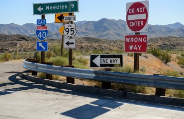 ლოს-ანჯელესში წლები ყალბ საგზაო ნიშანს იყენებდნენ | და ვერავინ ამჩნევდა