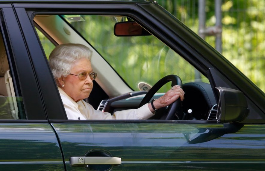 აუქციონი, Range Rover, რეინჯ როვერი, რეინჯ როვერ ვოგი, Range Rover Vogue, ელისაბედ II, გაერთიანებული სამეფო