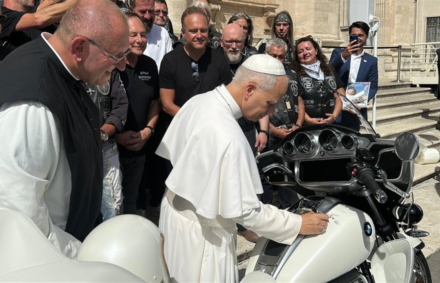 BMW, აუქციონი, მოტოციკლი, რომის პაპი, BMW R18 Transcontinental, ლეო XIV