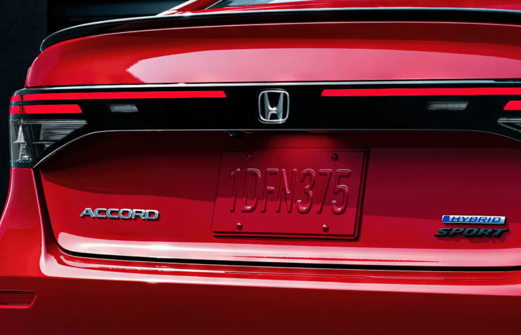 Honda პროგრამული ხარვეზის გამო, 2023-2025 წლების 250 000 Accord-ს გაიწვევს