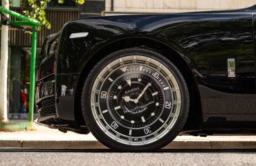 უნიკალური Rolls-Royce, რომელიც Rolex-ის საათზე დგას