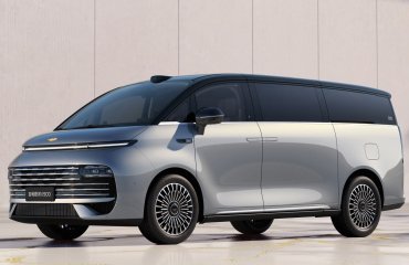 გინესის რეკორდი — რამდენი ადამიანი ჩაეტია ჩინურ მინივენში?