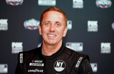 NASCAR-ის ყოფილი ჩემპიონი, გრეგ ბიფლი, ოჯახთან ერთად ავიაკატასტროფას ემსხვერპლა