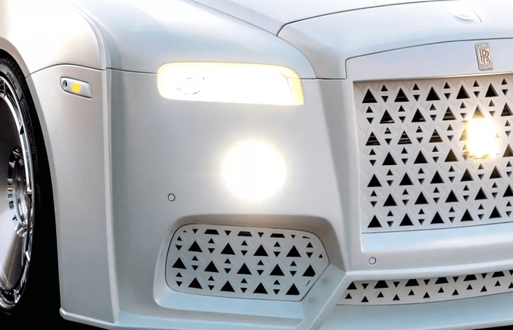 Venuum-მა Rolls-Royce Dawn წარმატებით დაამახინჯა — იხილეთ მოდიფიცირებული მოდელი