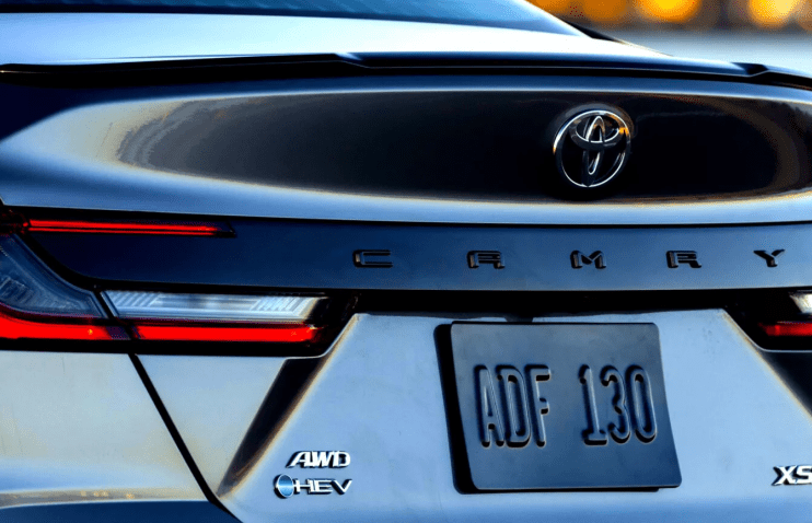 Toyota ინვერტორის პრობლემის გამო 55000 მანქანას უკან გაიწვევს