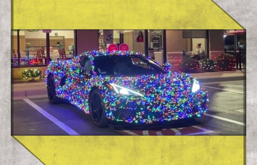 $100 000-იანი Corvette-ის მფლობელმა სპორტქარი 2 500 საშობაო ნათურით მორთო