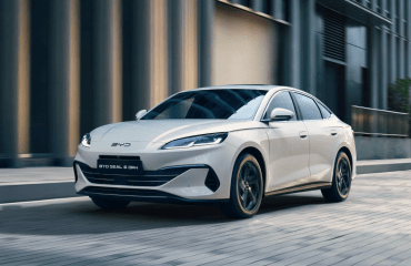 წლის „საუკეთესო ავტომობილების“ ათეულში ყველა მანქანა გარკვეულწილად ელექტრიფიცირებულია