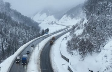 უამინდობის გამო, საქართველოში, საავტომობილო გზების ნაწილზე მოძრაობა კვლავ შეზღუდულია