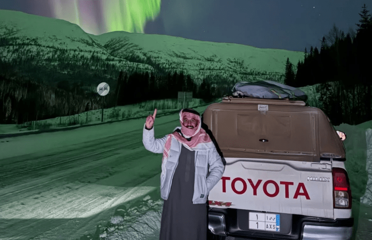 არაბი მძღოლი ჩრდილოეთის ციალის სანახავად ნორვეგიამდე Hilux-ით ჩავიდა