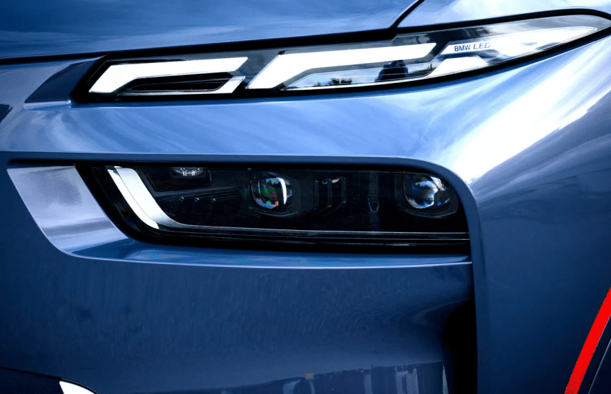 აშშ, ბეემვე, ბეემვე იქს 7, ლინკოლნ ნავიგატორი, კადილაკ ესკალეიდი