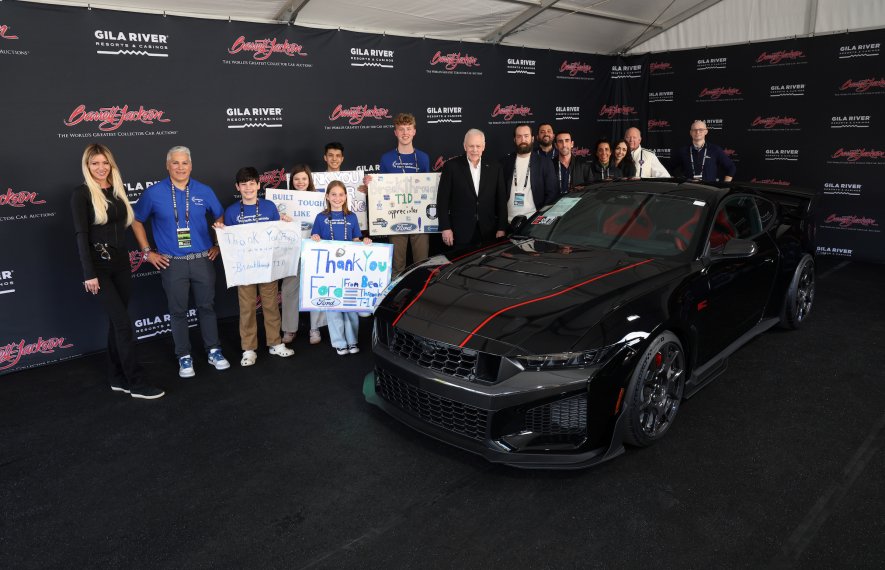 ფორდი, ფორდ მუსტანგი, მუსტანგი, მუსტანგი დარქ ჰორსი