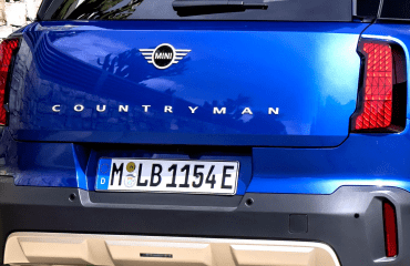 Mini Countryman E — წინა ვერსიაზე ენერგოეფექტიანი და სწრაფი ელექტრო ქროსოვერი